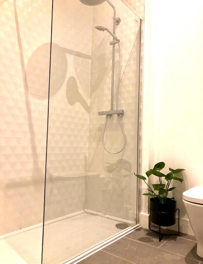 See Our Amazing Score At The Kepties - 5 X Luxurious Serviced Apartments - With Gardens - Fully Equipped - Free Parking - By Orion Short Stays - See Our Other Individual Listings --- This Is For Brand Awareness Only --- Arbroath Eksteriør bilde